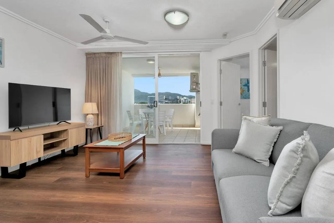 'Central Plaza' Adjacent Apartments With Rooftop Pool Cairns 0*,  Australien